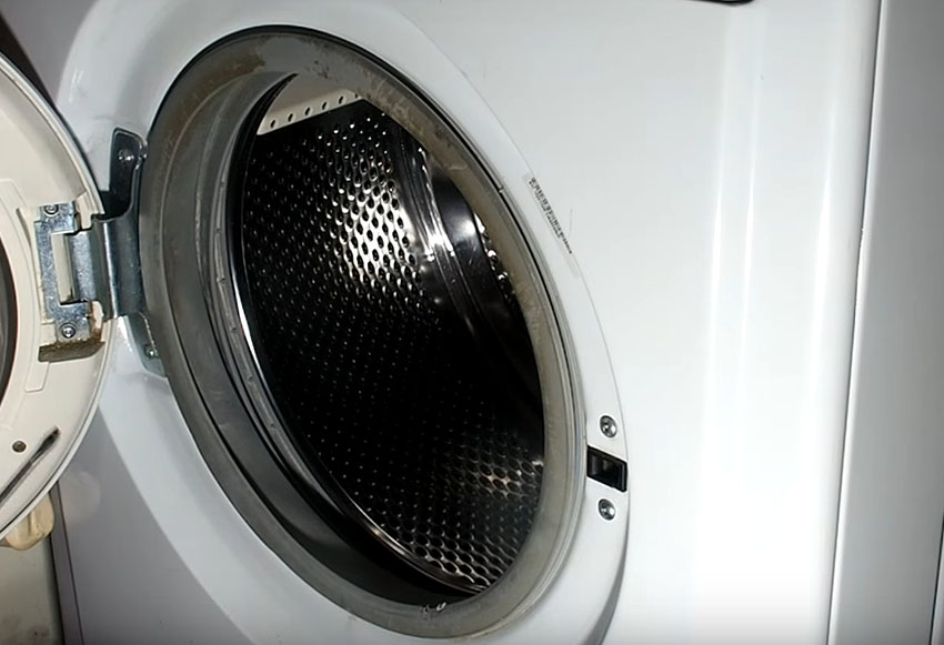      AEG